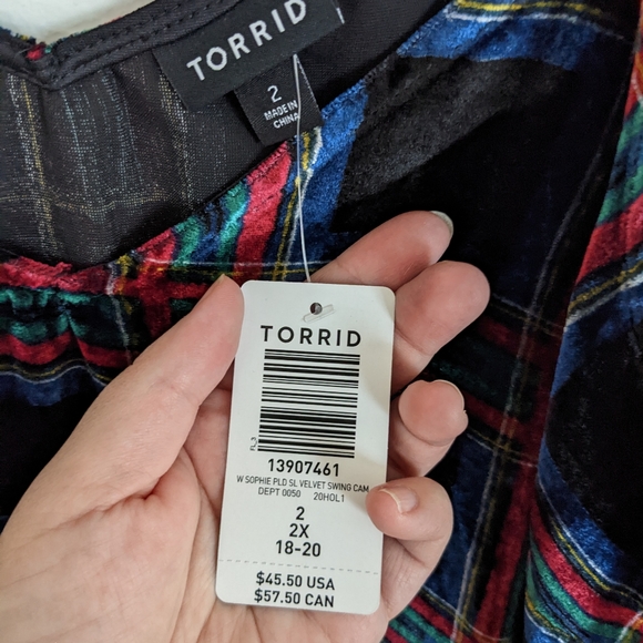 NWT Sleeveless velvet lined tank - Picture 3 of 4